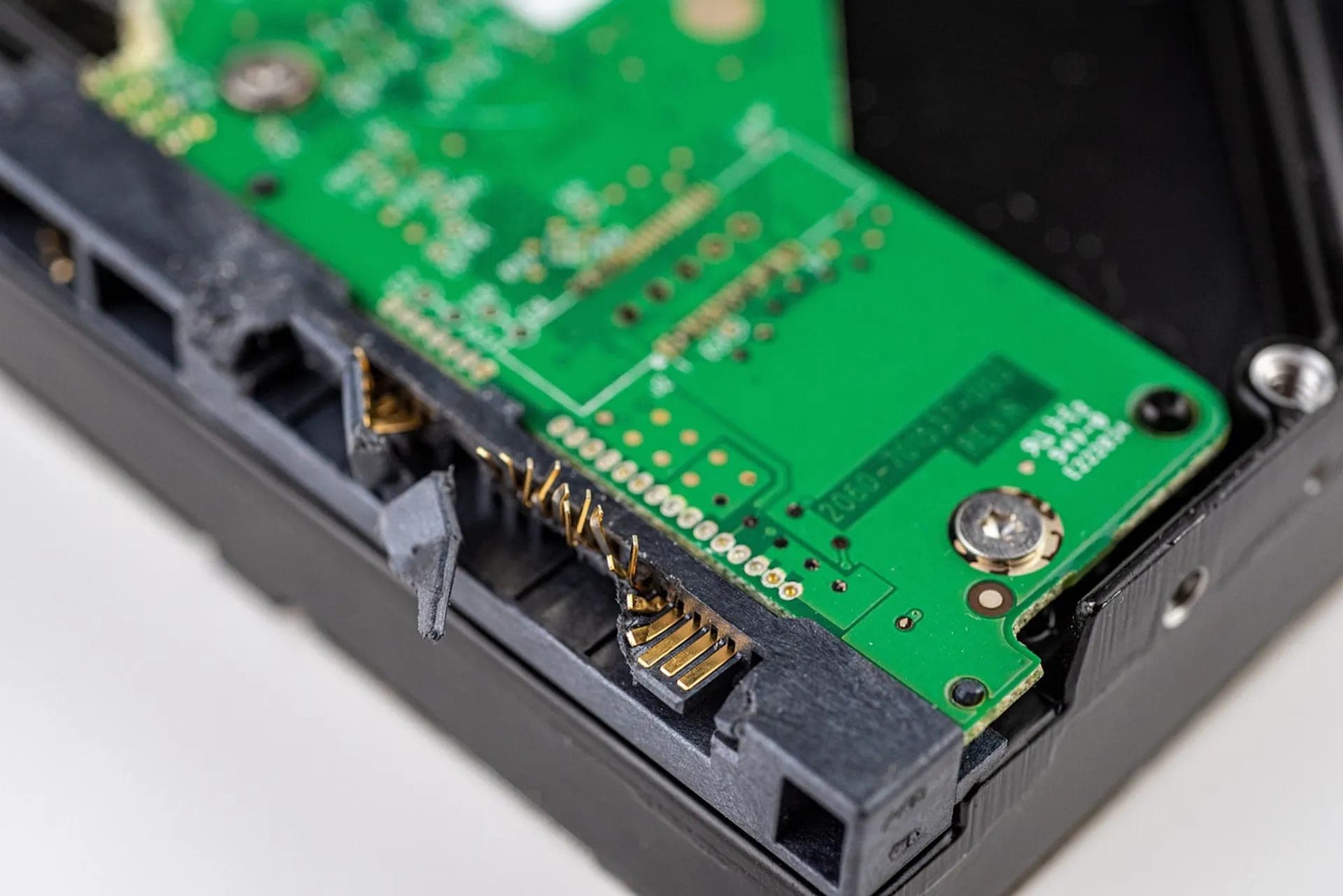 7 Most Common Causes of Hard Drive Failure + How to Recognize Them